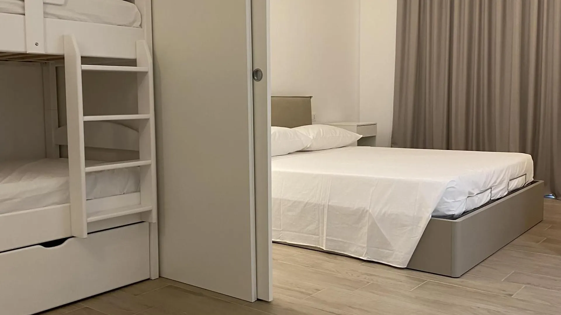 Luxuryapartmentbaiablanca Pool & Free Parking Lido di Jesolo Apartment